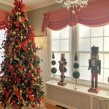 Historic Rosemont - nutcracker tree + room - Bed & Breakfast Near Me - Berryville, Virginia