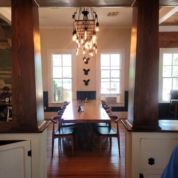 Kindling Texas Kitchen - Dinning area - American Near Me - Cibolo, Texas