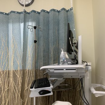 Sharp Memorial Hospital - My Room in Emergency. Room 6 A.  A smaller room, - Hospitals Near Me - San Diego, California