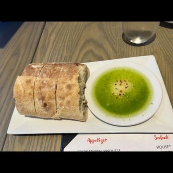 Sorelle Bar & Grill - Bread and dipping oil - Italian Near Me - Abington, Massachusetts