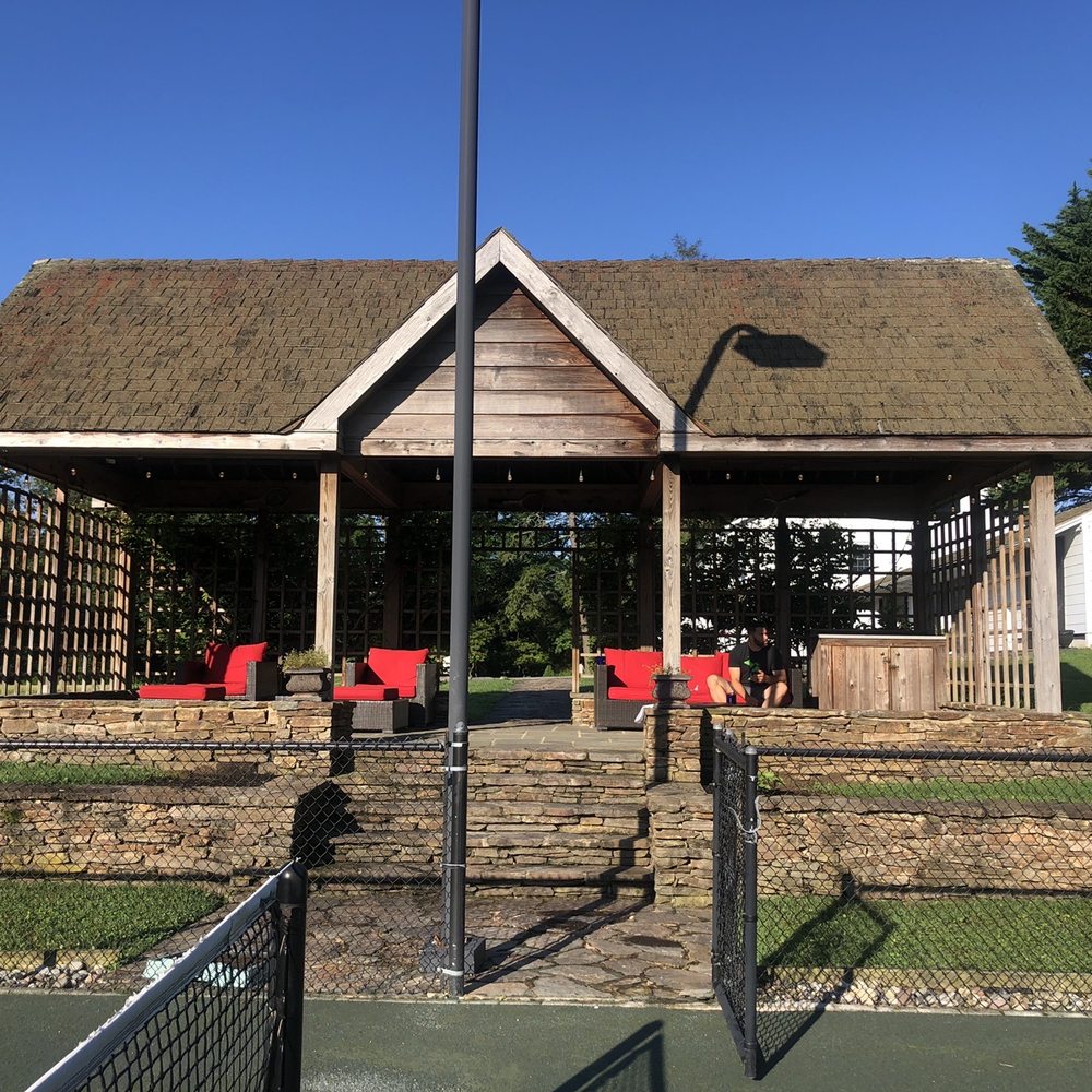Inn at Whitewing Farm - Tennis gazebo - Bed & Breakfast Near Me - West Chester, Pennsylvania