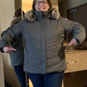 Kit Lender - I sized up on my clothes to account for bulky layers underneath. I'm glad I did! I should have sized up on my husbands gear. - Sports Wear Near Me - Stowe, Vermont