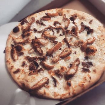 Gaya Pizzeria - Crispy chicken bacon ranch pizza - Pizza Near Me - Somerville, Massachusetts