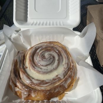 Papi’s Ohana - King David's cinnamon roll. Worth the wait and every penny! - Pizza Near Me - Lahaina, Hawaii Papi’s Ohana - King David's cinnamon roll. Worth the wait and every penny! - Pizza Near Me - Lahaina, Hawaii