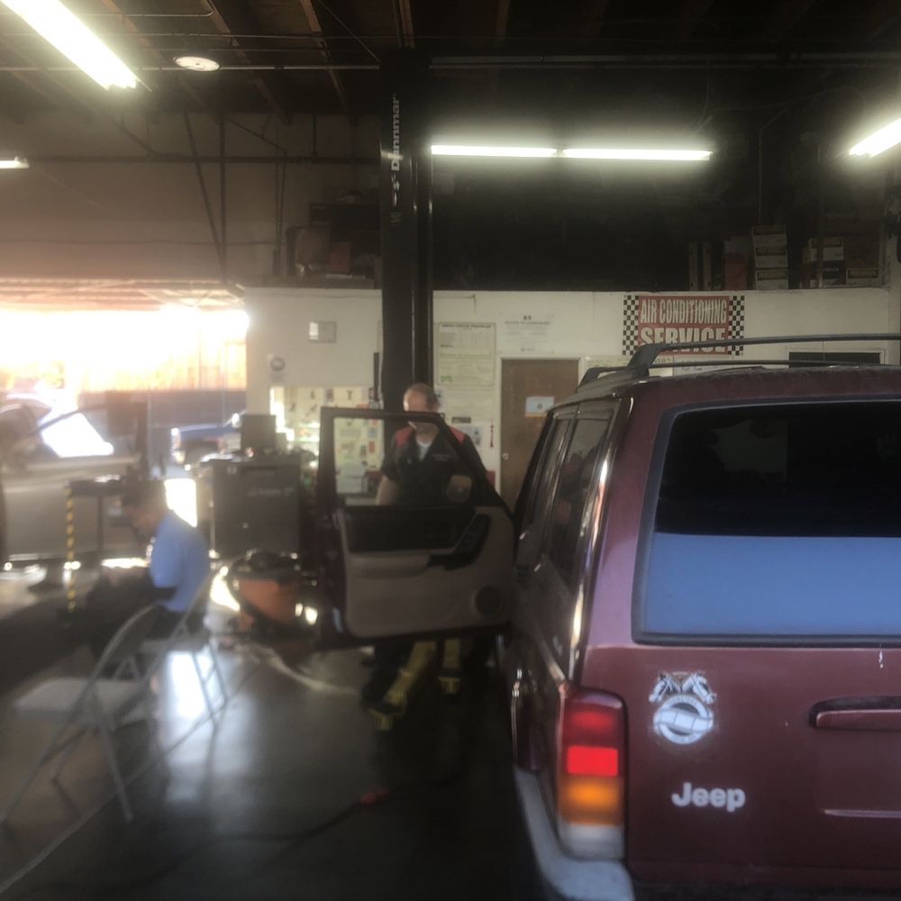 Pasadena Test Only & Smog Check - Smog check being done - Smog Check Stations Near Me - Pasadena, California Pasadena Test Only & Smog Check - Smog check being done - Smog Check Stations Near Me - Pasadena, California