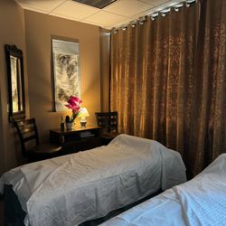 Yar Yar Wellness Center - Couple room