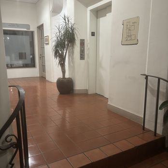 Santa Barbara Massage - Lobby elevator - Massage Near Me - Santa Barbara, California Santa Barbara Massage - Lobby elevator - Massage Near Me - Santa Barbara, California