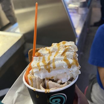 Raleigh Rolls - Benelux Biscoffee - Ice Cream & Frozen Yogurt Near Me - Raleigh, North Carolina