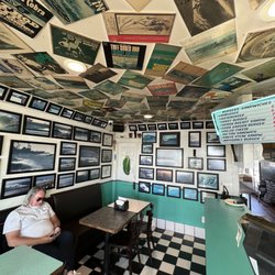 TK Burgers - Inside decor