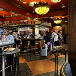 Pappadeaux Seafood Kitchen - Interior by gate C14