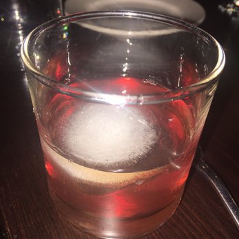Savoy Taproom - Center square drink - Cocktail Bars Near Me - Albany, New York