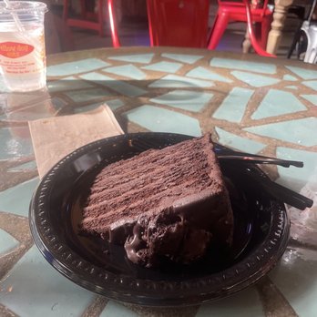 Yellow Dog Eats - Chocolate cake - Sandwiches Near Me - Windermere, Florida Yellow Dog Eats - Chocolate cake - Sandwiches Near Me - Windermere, Florida