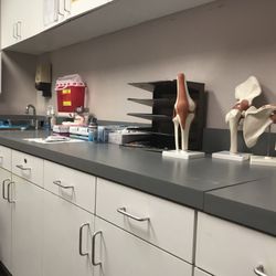 Orthopaedic Specialties Associates - Exam room