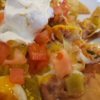 Earth Vibes - Chicken nachos - American Near Me - Slymar, California