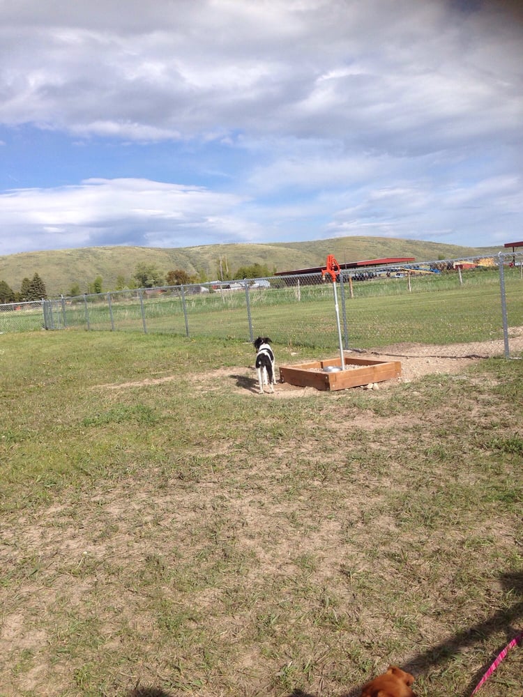 Montpelier Dog Park Logo