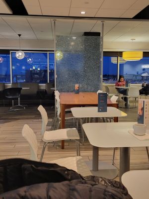 Escape Lounges by null