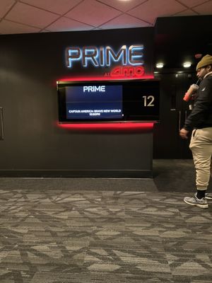 AMC River East 21 by null