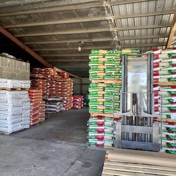 Gonzalitoz Grocery - Feed bay... - Grocery Near Me - Alice, Texas Gonzalitoz Grocery - Feed bay... - Grocery Near Me - Alice, Texas
