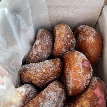 Leonard's Bakery - Malasadas - Bakeries Near Me - Honolulu, Hawaii Leonard's Bakery - Malasadas - Bakeries Near Me - Honolulu, Hawaii