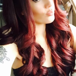 right after leaving the Parlor last week! LOOOVVEEE my hair! thank you Cortney!!