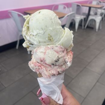 Dulce Michoacan Ice Cream - Pistachio(top) and Gansito(bottom) - Ice Cream & Frozen Yogurt Near Me - Las Vegas, Nevada Dulce Michoacan Ice Cream - Pistachio(top) and Gansito(bottom) - Ice Cream & Frozen Yogurt Near Me - Las Vegas, Nevada