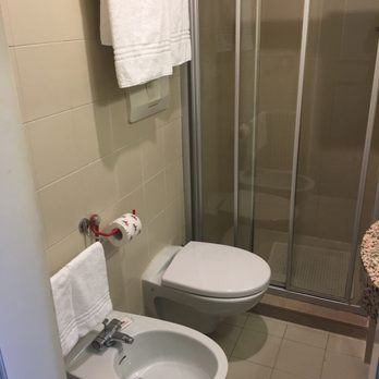 Hotel Rialto - The bathroom - Hotels Near Me - Venezia, VE