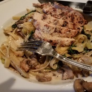Stubrik's Steakhouse - chicken fettuccini with mushrooms and artichoke hearts - Steakhouses Near Me - Fullerton, California