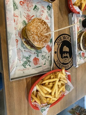 Joe Molese 117 - Burgers'n'Sandwiches by null