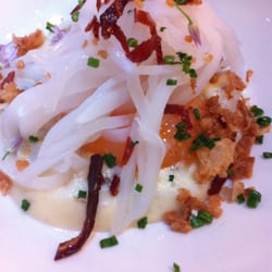 Pablo - Sepia con huevo a baja temperatura pure de parltatas trufado cebolla, flor de cebolla y jamon iberico