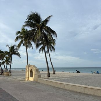 Latitudes Restaurant Hollywood - Breakfast & Brunch Near Me - Hollywood, Florida