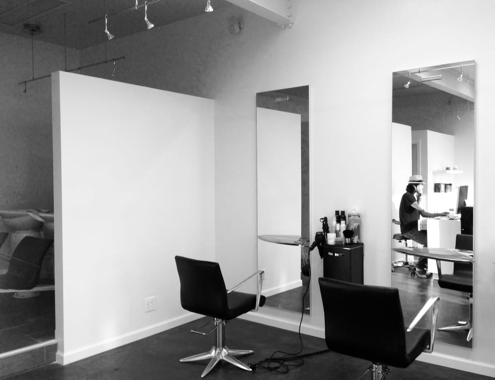 Moonbow Salon Logo