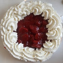 Funnel Cake with Fruit (with strawberries) Funnel Cake with Fruit (with strawberries)