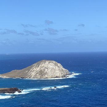 Makapu'u Point Lighthouse Trail - Views at the top of the trail - Hiking Near Me - Honolulu, Hawaii Makapu'u Point Lighthouse Trail - Views at the top of the trail - Hiking Near Me - Honolulu, Hawaii