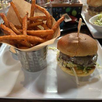 Finney's Crafthouse - Claremont - The Finney Burger - New American Near Me - Claremont, California Finney's Crafthouse - Claremont - The Finney Burger - New American Near Me - Claremont, California