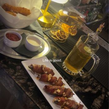 Coach's Tavern - Appetizers and drinks - Sports Bars Near Me - Palmdale, California