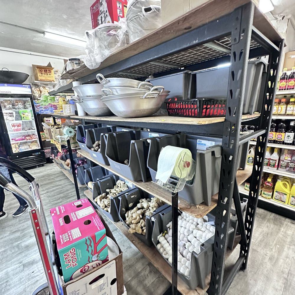 Aj Market - Cookware , garlic, ginger , pots , woks , onions - International Grocery Near Me - Palm Springs, California