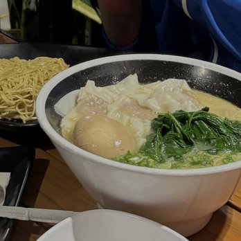 JINYA Ramen Bar - Studio City - Chicken wonton ramen with extra noodles - Ramen Near Me - Studio City, California
