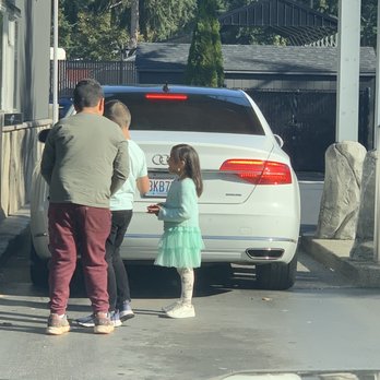 Kelly Lattes - They have children walking up through the drive-through in between cars - Coffee & Tea Near Me - Auburn, Washington Kelly Lattes - They have children walking up through the drive-through in between cars - Coffee & Tea Near Me - Auburn, Washington