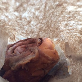 Bear's Paw Bakery - Sticky cinnamon bun - Bakeries Near Me - Jasper, Alberta