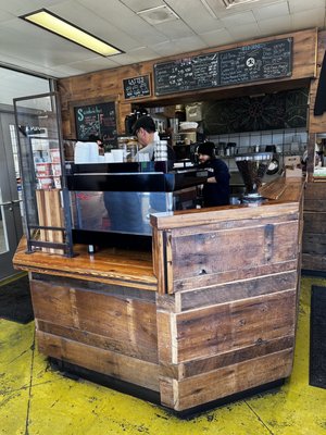 'L' Cafecito Jumping Bean by null