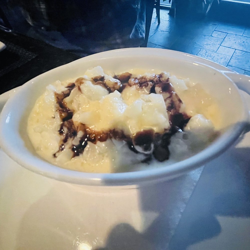 River Oaks Restaurant - New American Near Me - Memphis, Tennessee