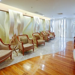Hua Spa - Relax and have a cup of tea in their customer lounge while waiting for your turn of service!