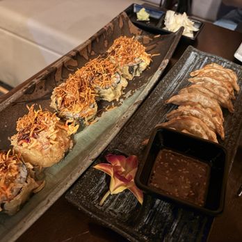 Raiz Kitchen Sushi Bar - Medusa roll and gyoza - Sushi Bars Near Me - Chicago, Illinois Raiz Kitchen Sushi Bar - Medusa roll and gyoza - Sushi Bars Near Me - Chicago, Illinois