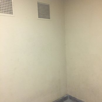 South Weddington Park - Worst Bathrooms ever ! - Parks Near Me - Studio City, California South Weddington Park - Worst Bathrooms ever ! - Parks Near Me - Studio City, California