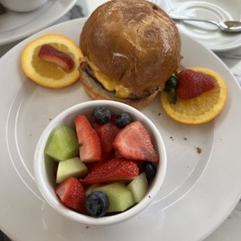 Cafe Jolie Petit - Burger and fruit - Coffee & Tea Near Me - Alameda, California
