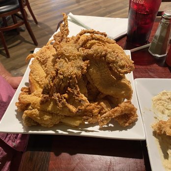 Charlie's - Charlie's platter - Seafood Near Me - Springfield, Louisiana