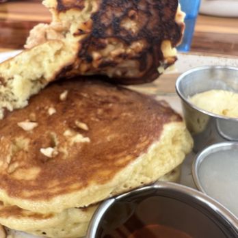 Holoholo Grill - Banana macadamia nut pancakes, well done (unintentional) - Hawaiian Near Me - Koloa, Hawaii Holoholo Grill - Banana macadamia nut pancakes, well done (unintentional) - Hawaiian Near Me - Koloa, Hawaii