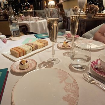 The Promenade - Afternoon tea - Cafes Near Me - London, XGL The Promenade - Afternoon tea - Cafes Near Me - London, XGL