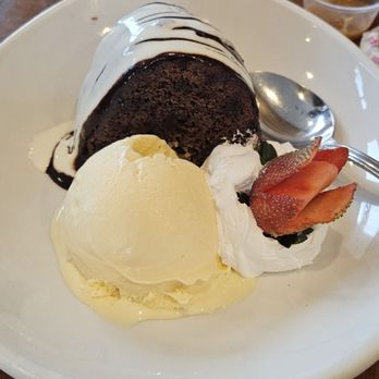Molcajetes - Pastel de chocolate abuelita, must try - Mexican Near Me - Dallas, Texas