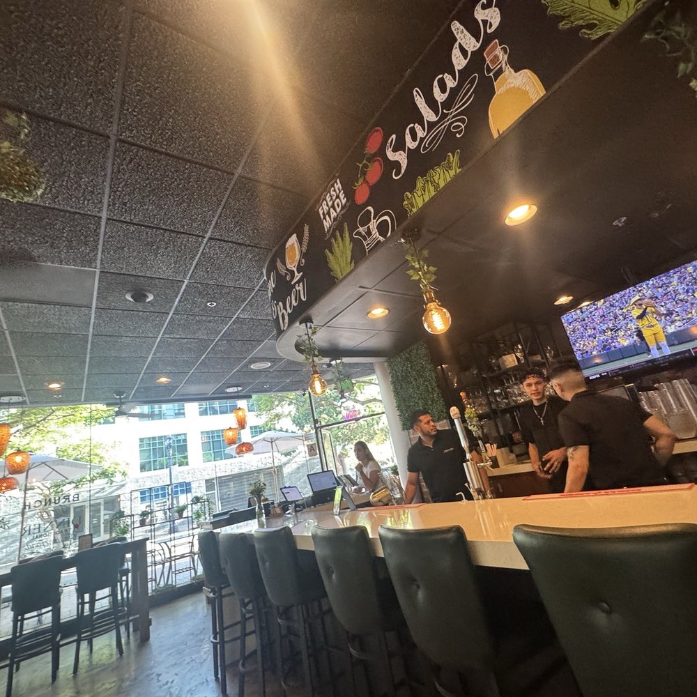 Petrini's San Diego - Vibe - Italian Near Me - San Diego, California